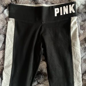 Pink Yoga Capri leggings Sm.